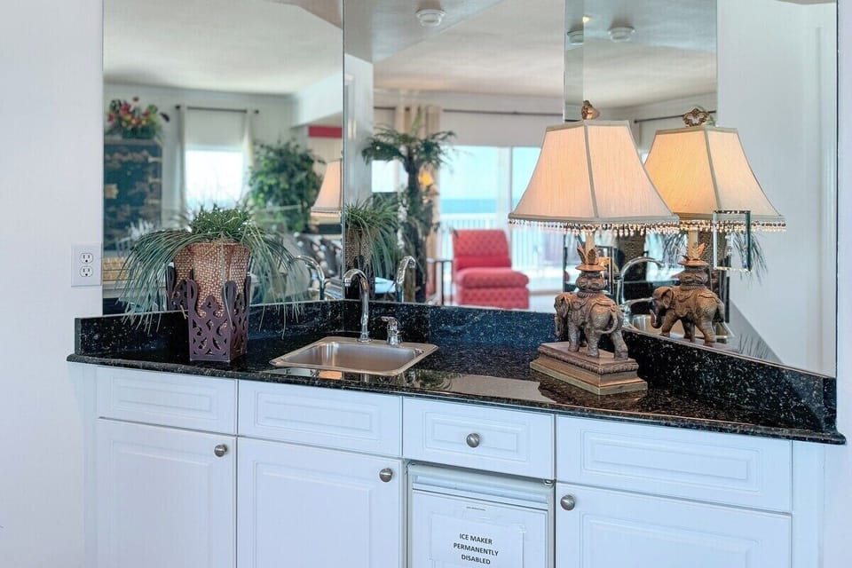Wet bar