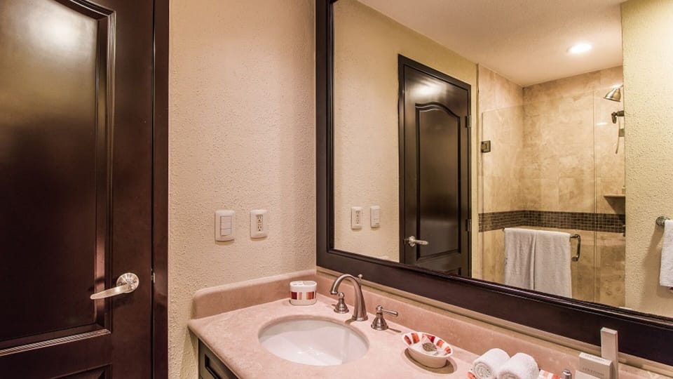 Elegant Ensuite Bathrooms 2