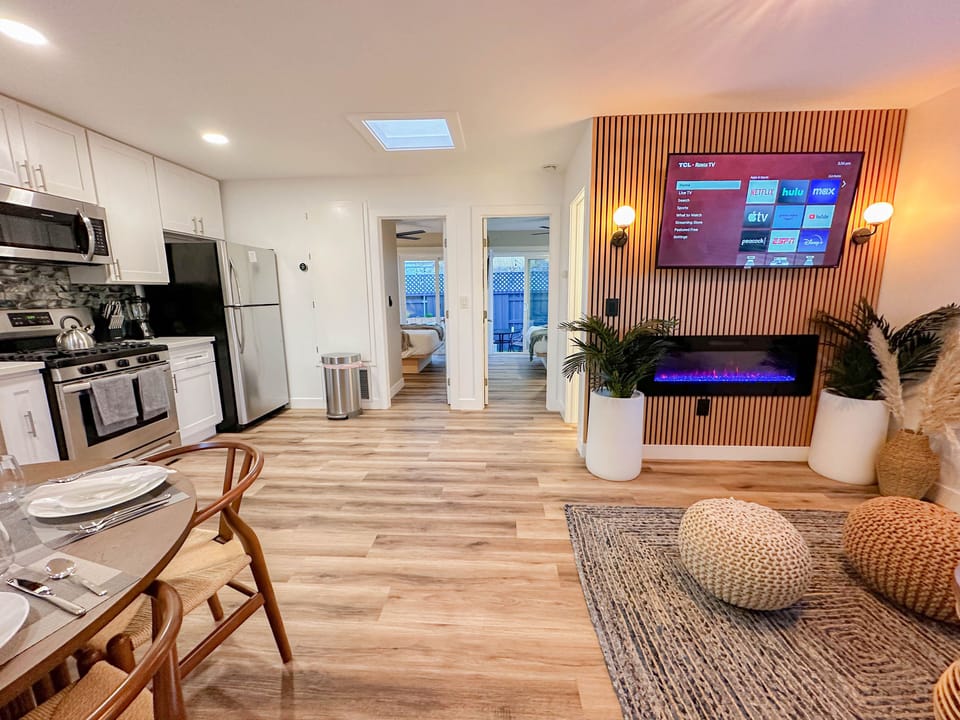 Adjacent to the heart of the home, our TV and sitting area offers the perfect blend of convenience and comfort.