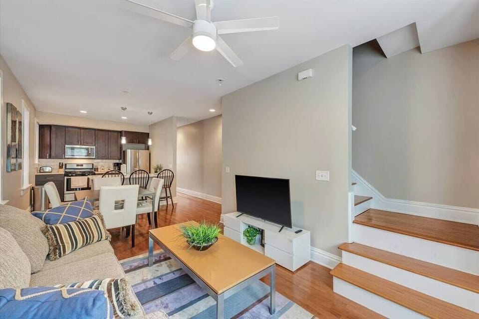 Living Room / Dining Room combo with Fully stocked kitchen 