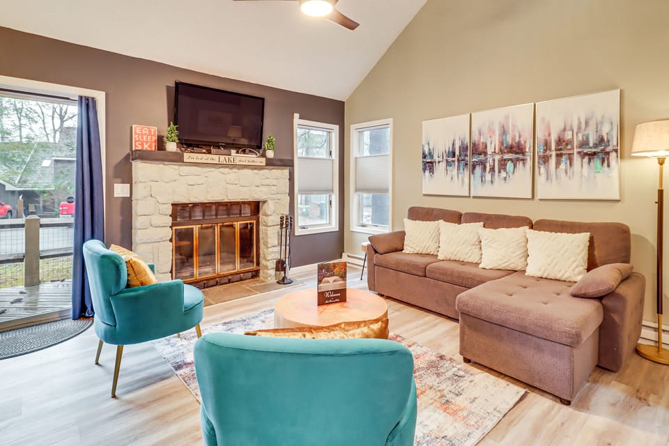 White Haven Vacation Rental | 1BR | 1.5BA | 880 Sq Ft | 3 Steps Required