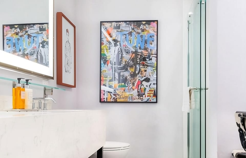 Full bathroom, with all the essentials provided!
