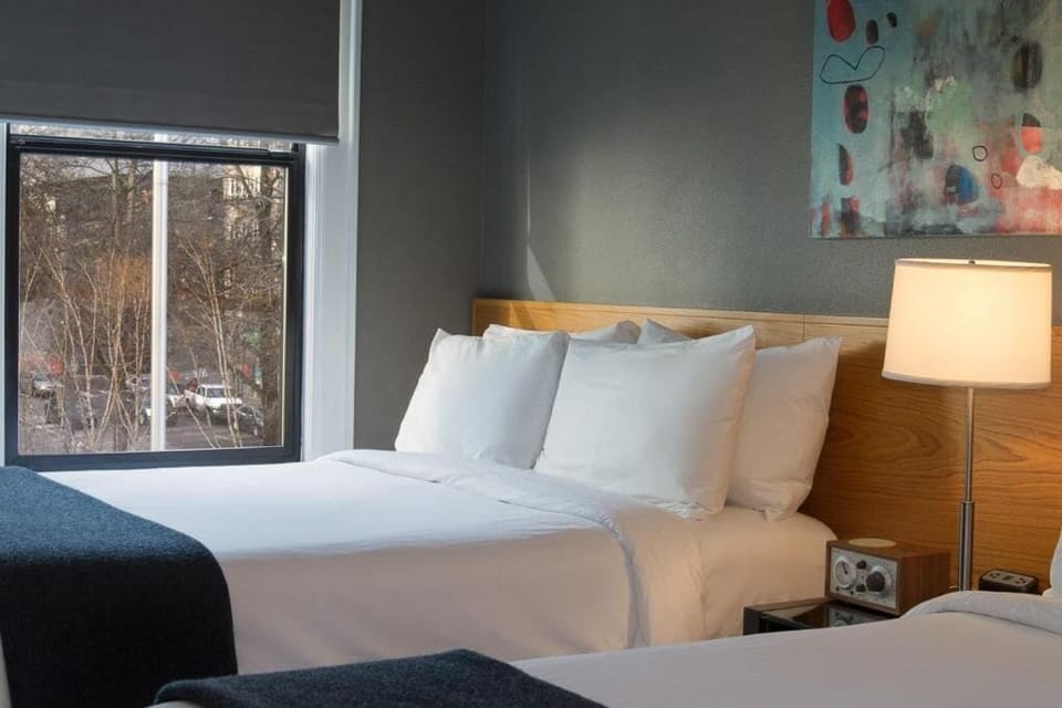 Unit with 2 Double size beds