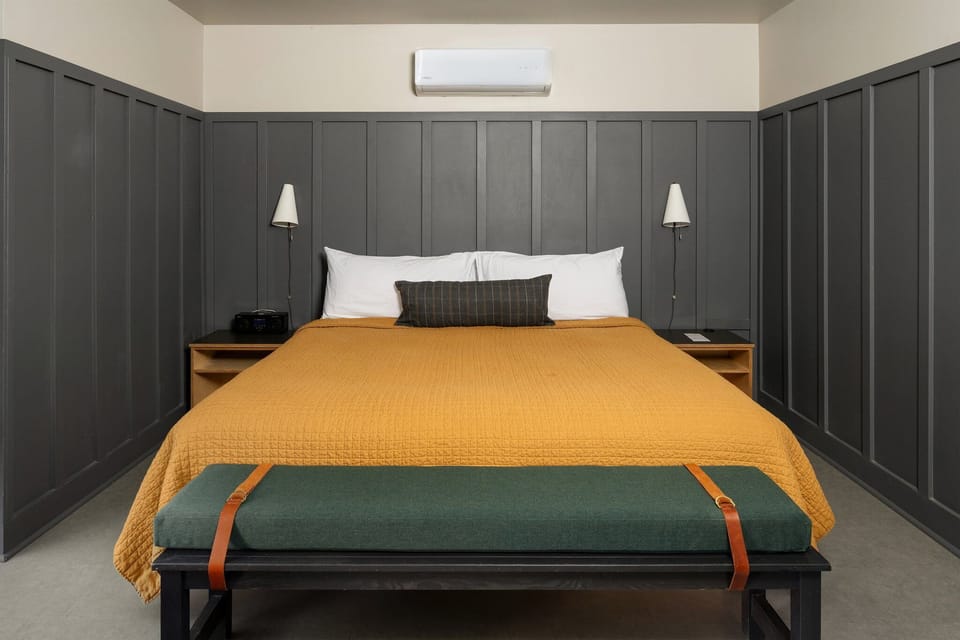 Unit with comfortable bed