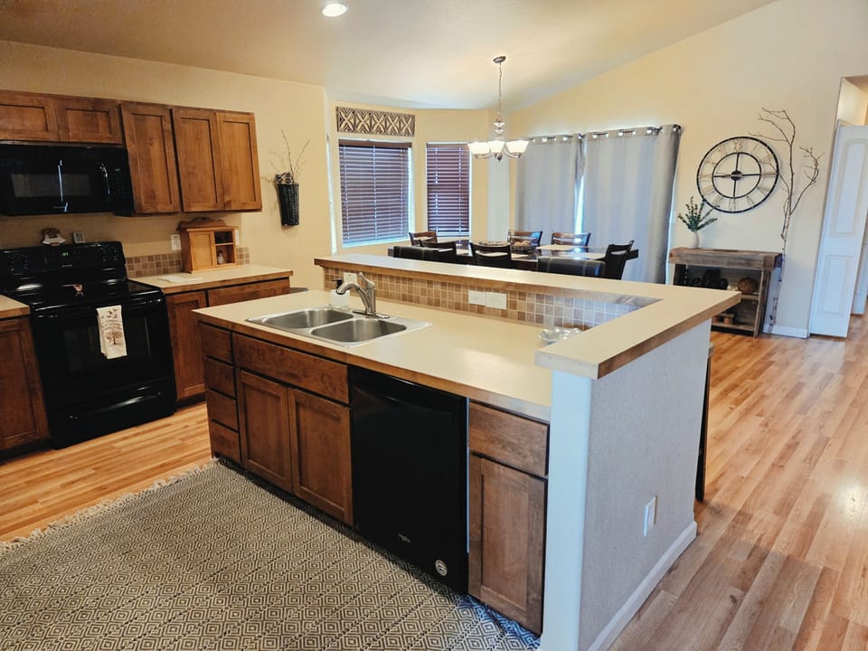 Open concept kitchen and dining area 