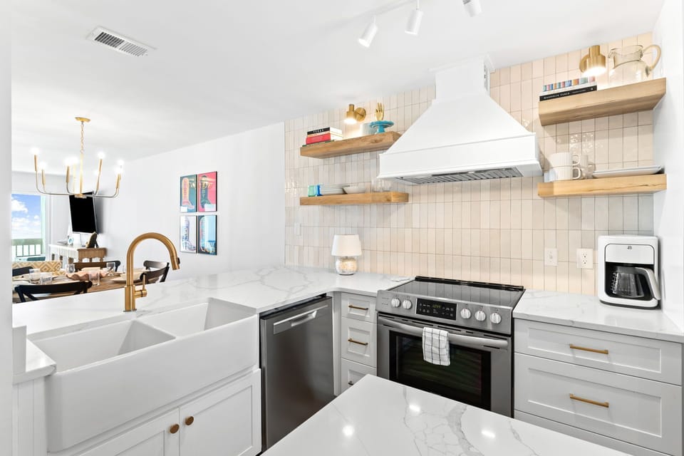 Spacious & Fully Equipped Chef's Kitchen