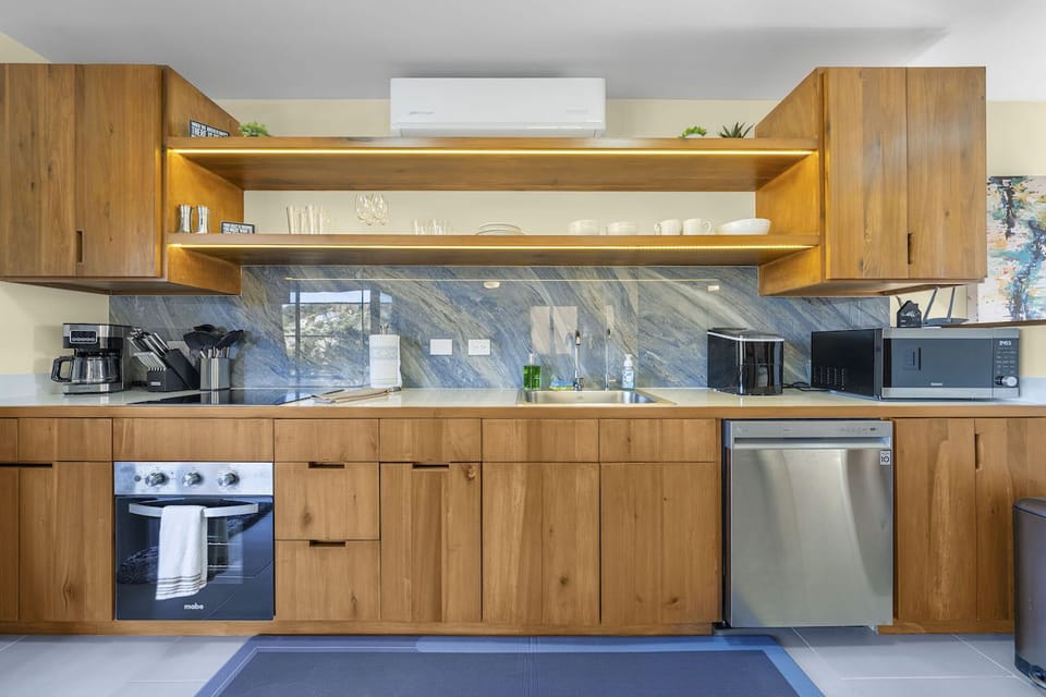 Ice maker and full kitchen