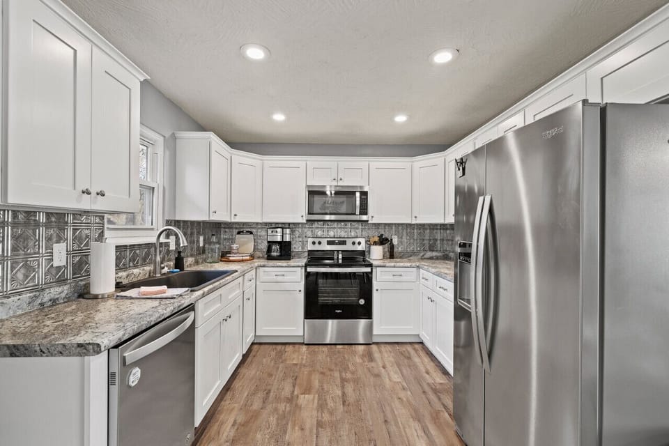 Clean and well equipped kitchen