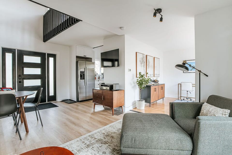 [Eagles Nest Main Floor] Open concept, open to the beautiful natural setting.