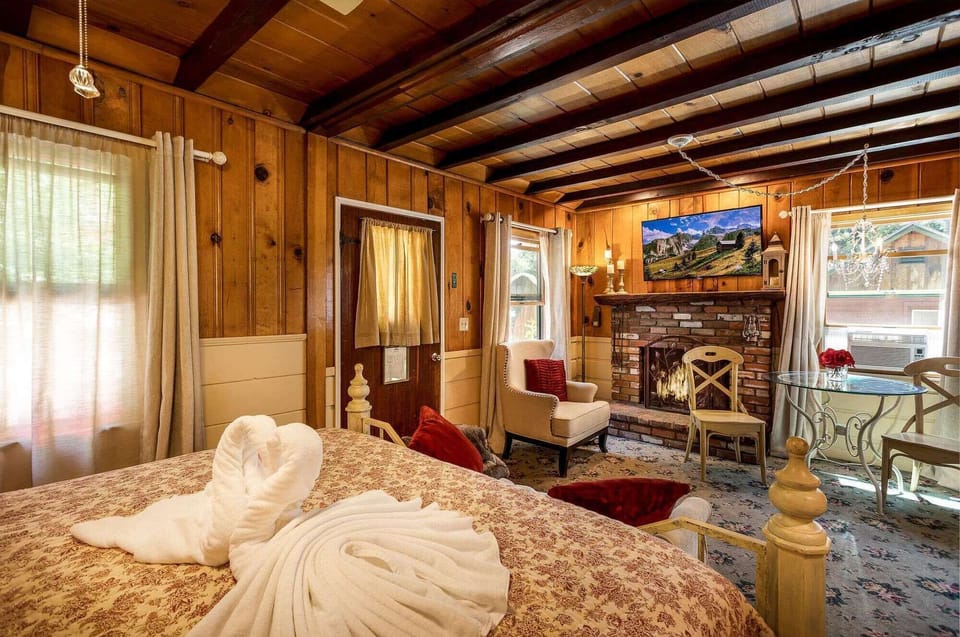 Bedroom/Living Room/Dining Room