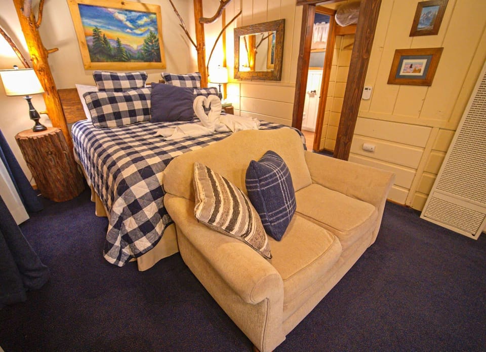 Bed/Living Room