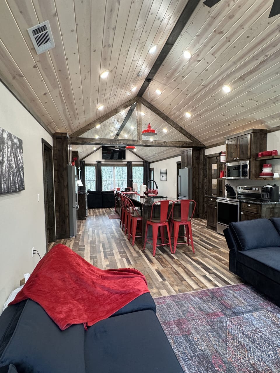 2 living areas with central kitchen facilities