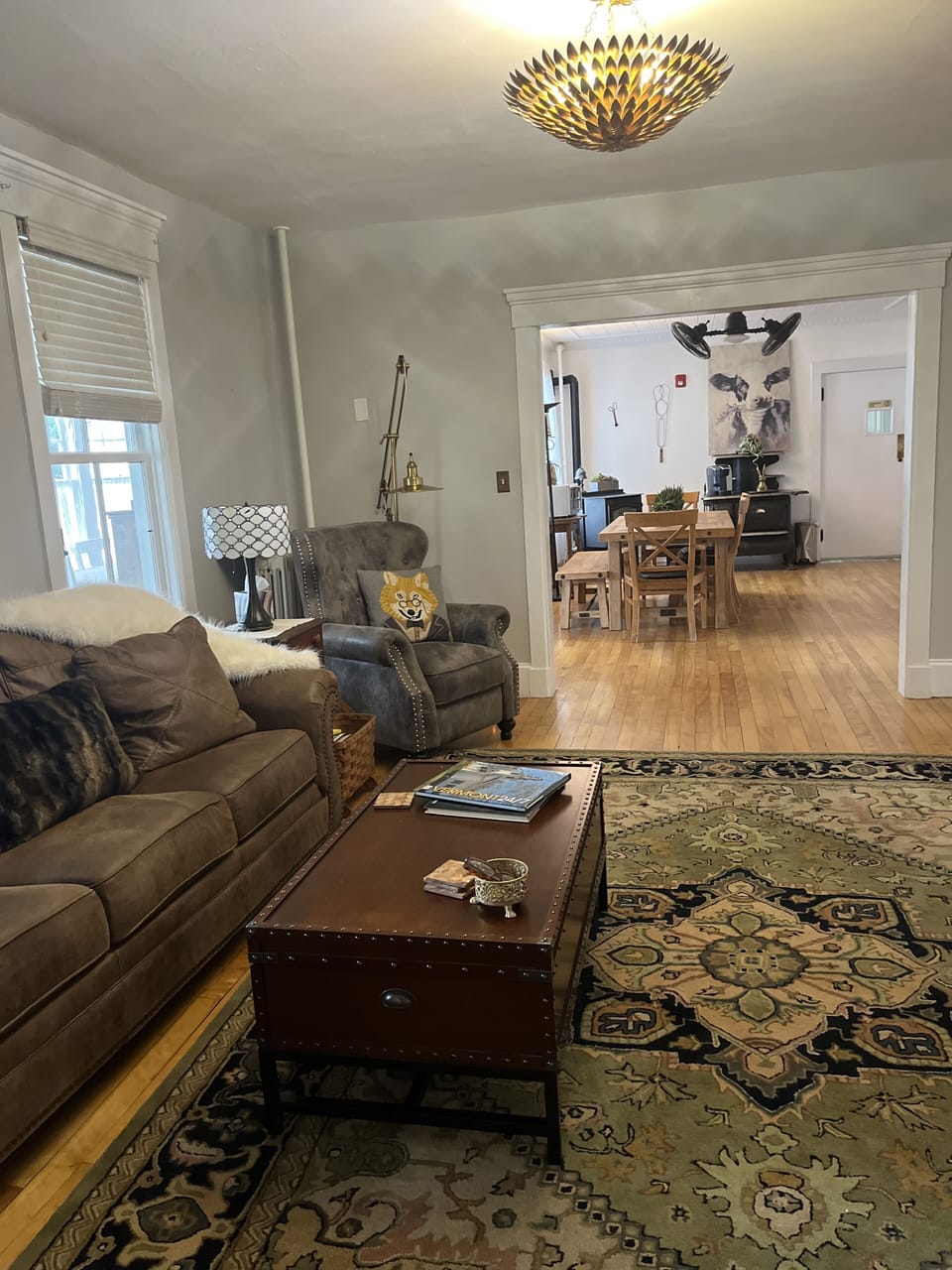 Cozy family room stocked with books, games & puzzles