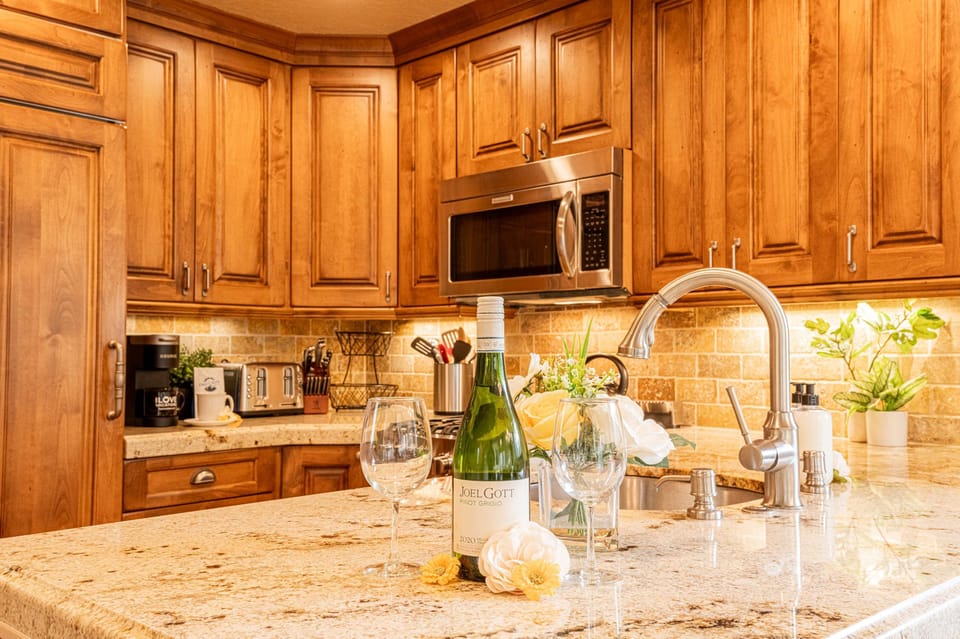 Fully equipped kitchen