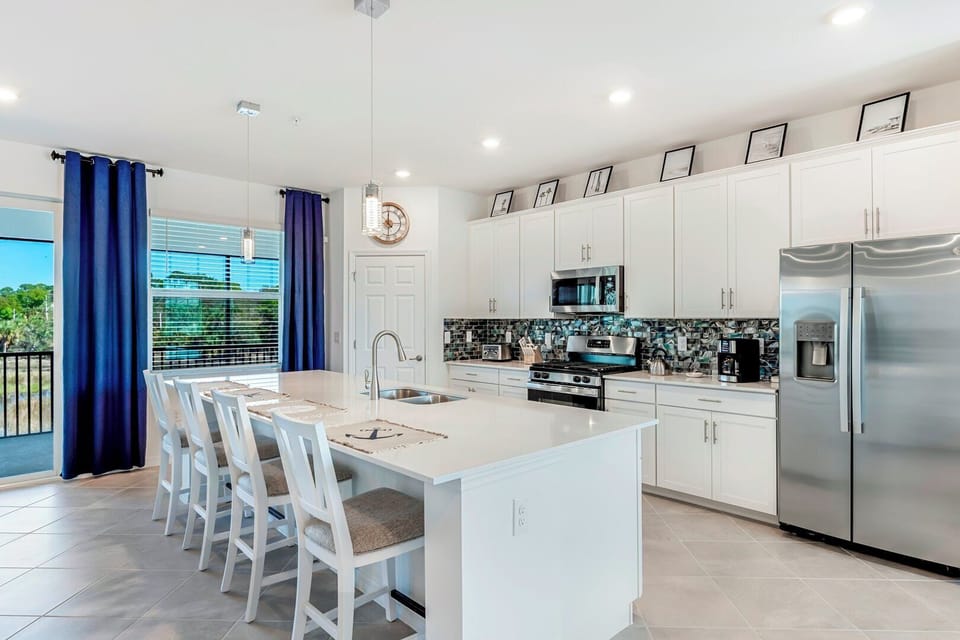Fully Stocked Kitchen