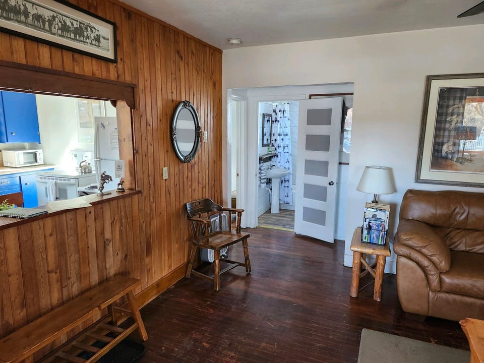 Western warmth and comfort throughout the home