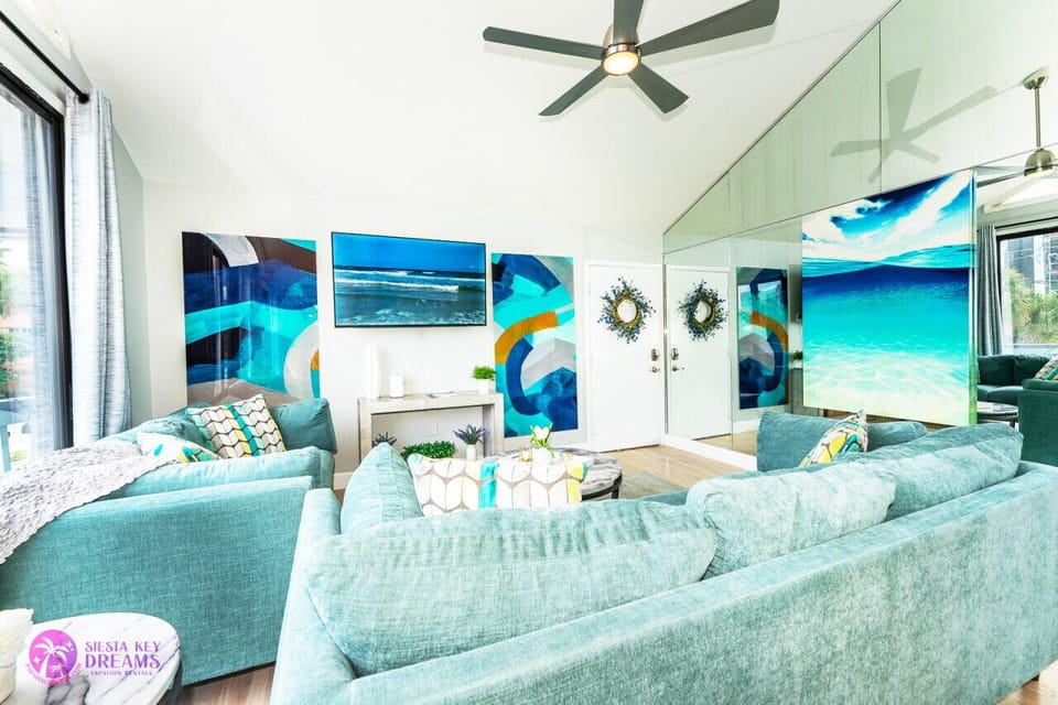 Beach Chalet - Ocean Views - Condo Complex - Beach & Village Walkable! House in Siesta Beach