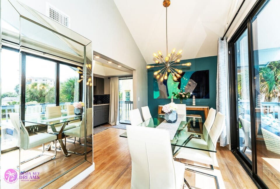 Beach Chalet - Ocean Views - Condo Complex - Beach & Village Walkable! House in Siesta Beach