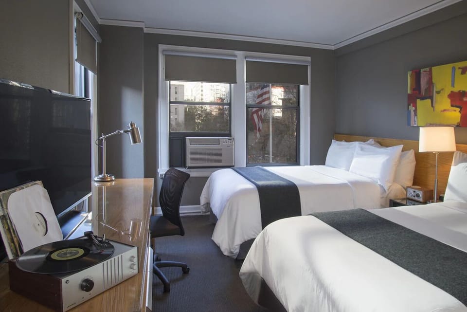 Unit with 2 Double size beds