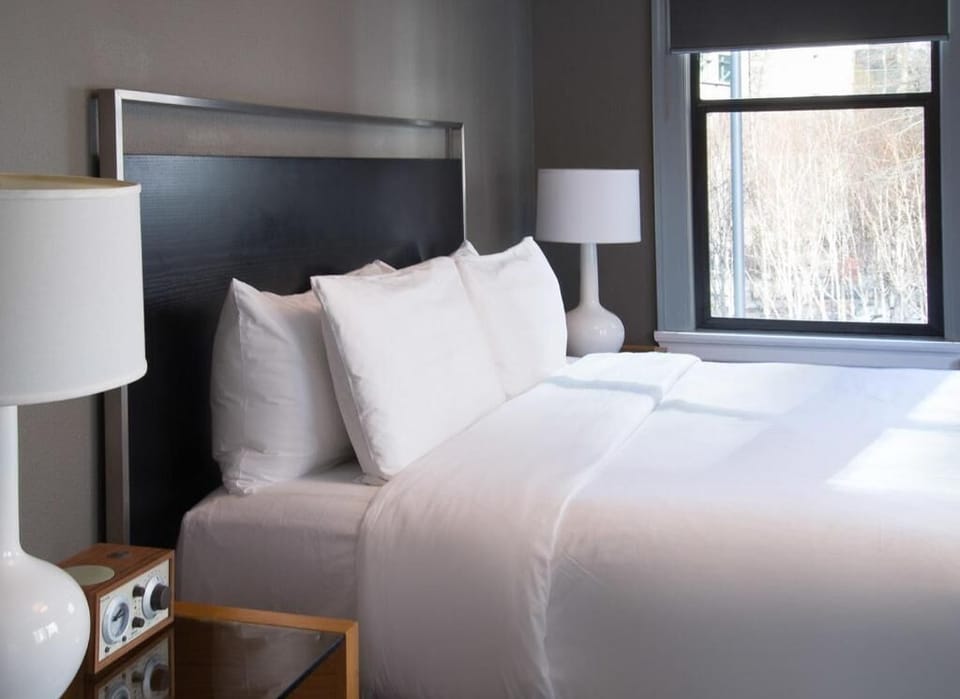 Unit with 1 Queen size bed