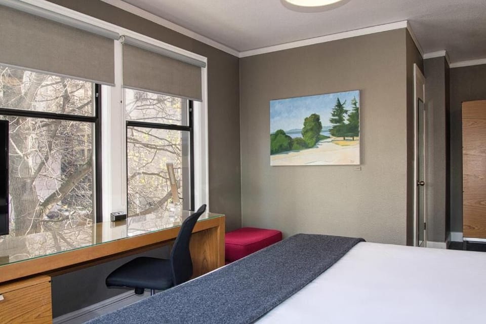 Unit with 1 King size bed