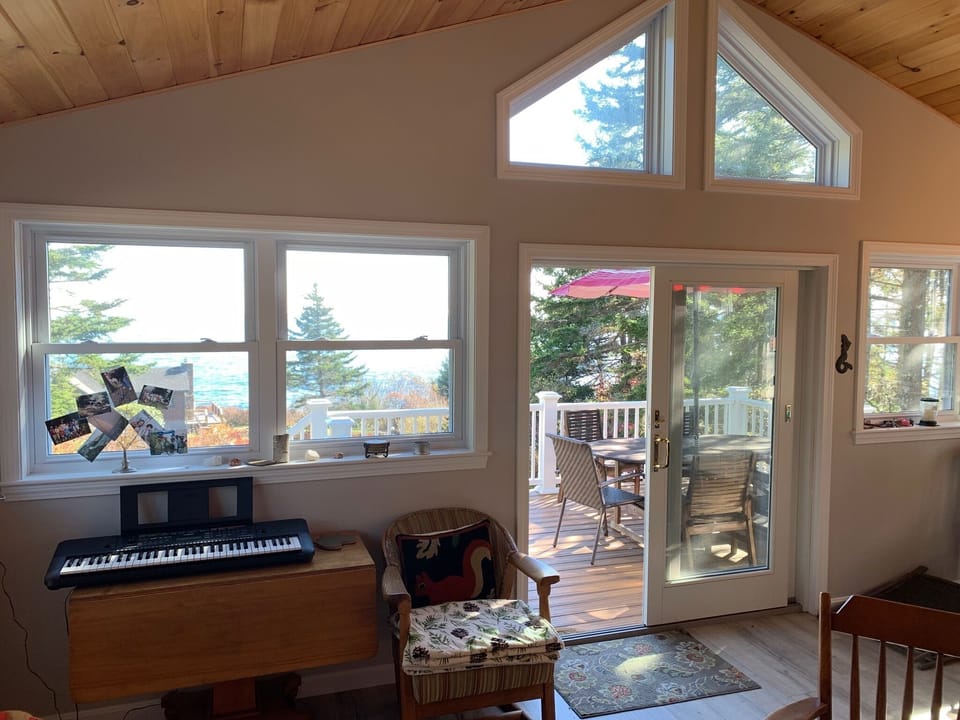 Livingroom facing the water