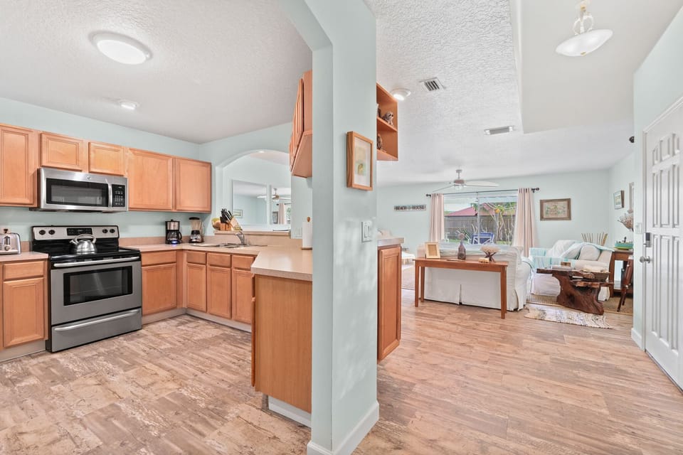 Kitchen & Living room