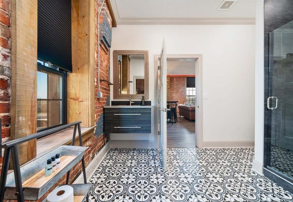 [Bathroom 2] The Second Bathroom is Shared with the Second Bedroom and the Main Part of the Condo