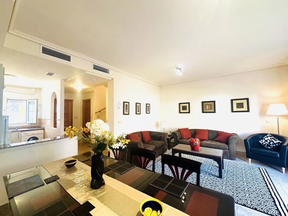 Living Room / Lounge