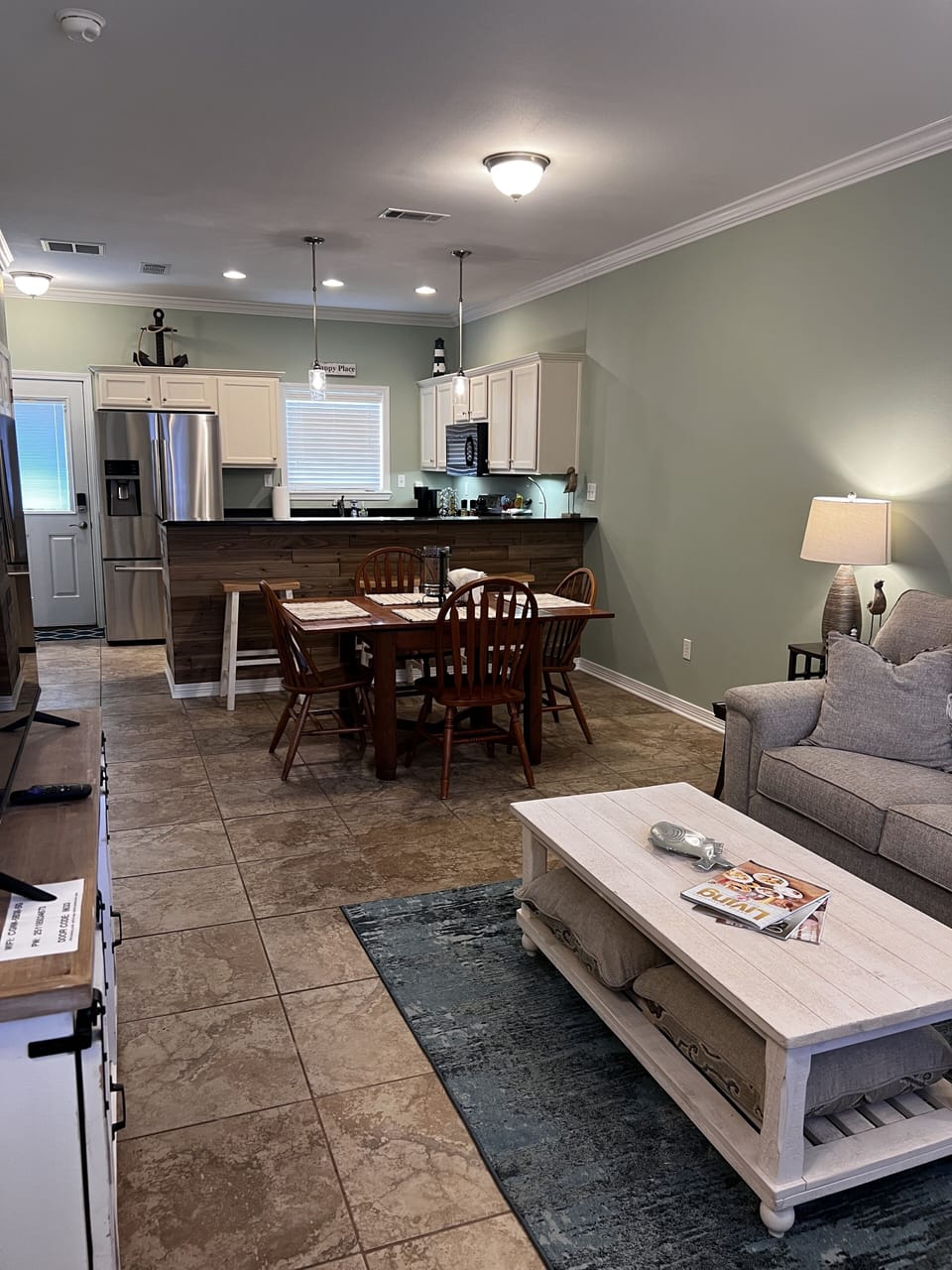 1st floor family room, dining area and kitchen