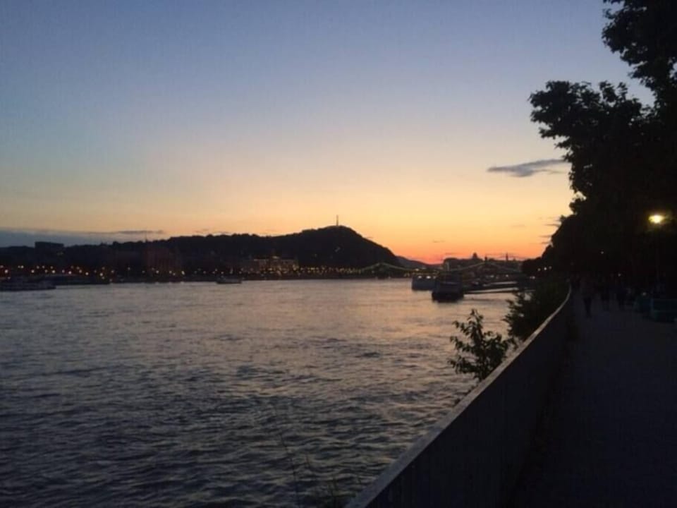 Sunset view from the Danube with Gellert Hill - 10 minutes walking away