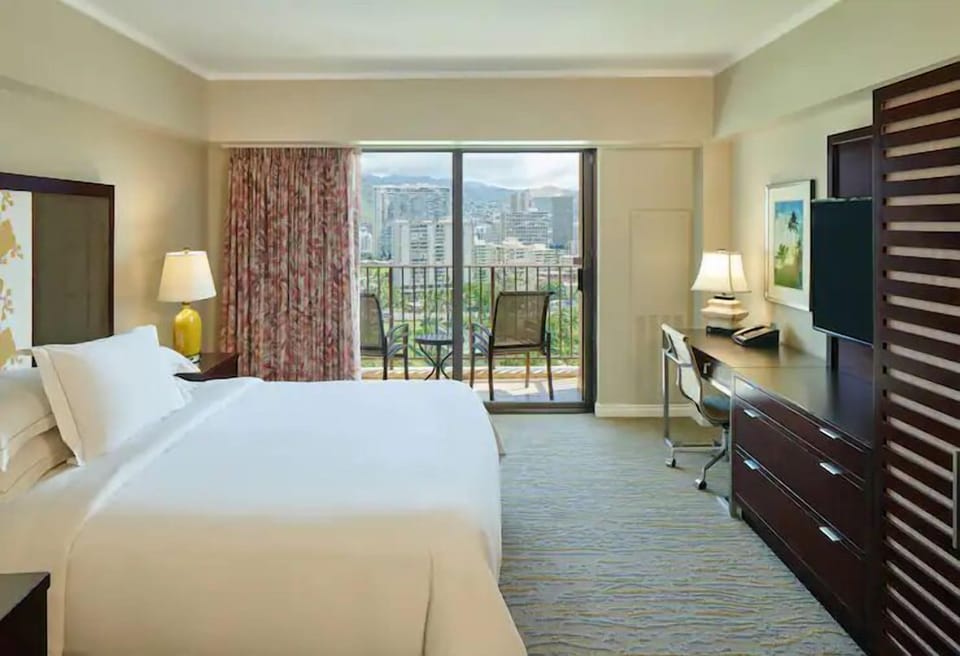 hnlhw-ka-hi-res-suite-king-mountain-view