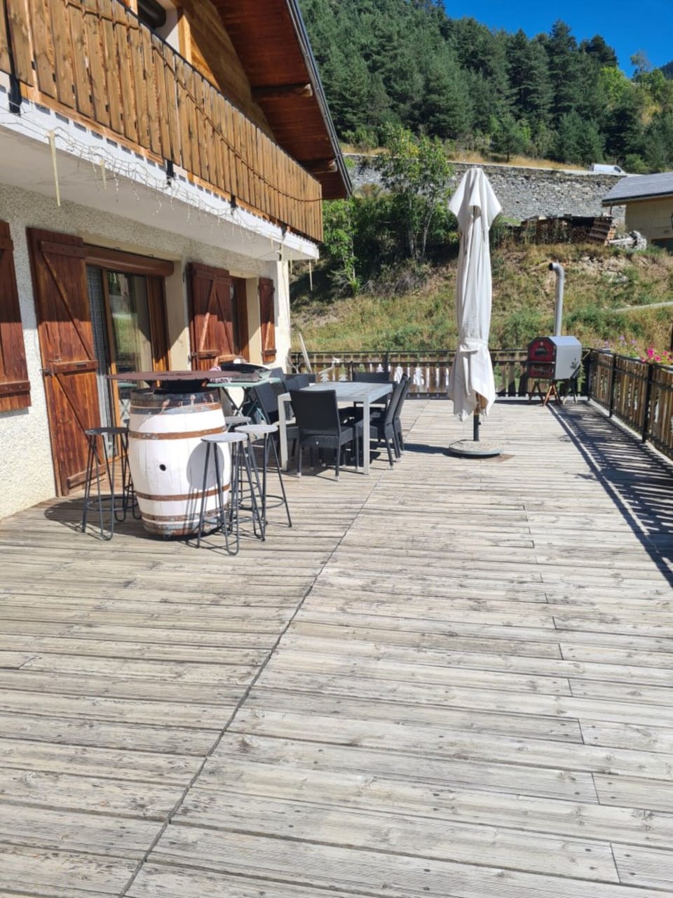 Outdoor dining