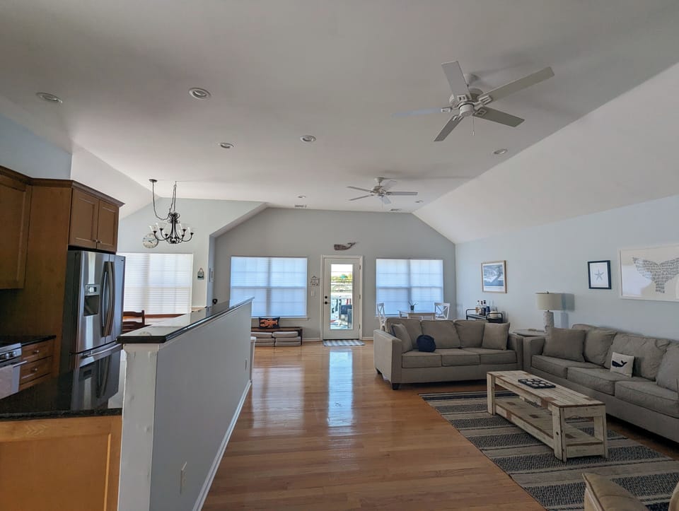 Living Room / Kitchen