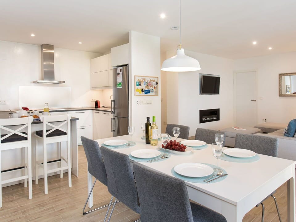 Table, Furniture, Chair, Wood, Flooring, Kitchen & Dining Room Table, Floor, Kitchen, Wall