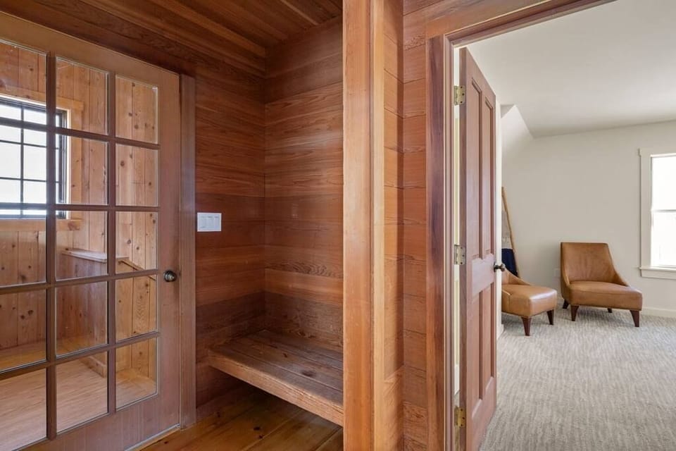 Gorgeous unique space minutes from Stowe mountain (360)
