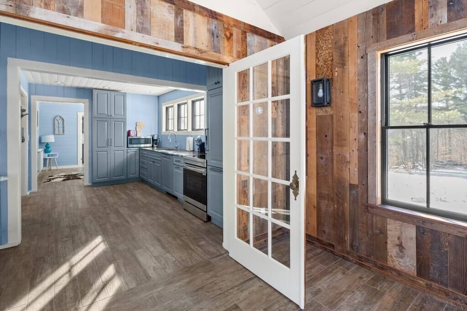 Five mins to Stowe Mountain, gorgeous new getaway (359)