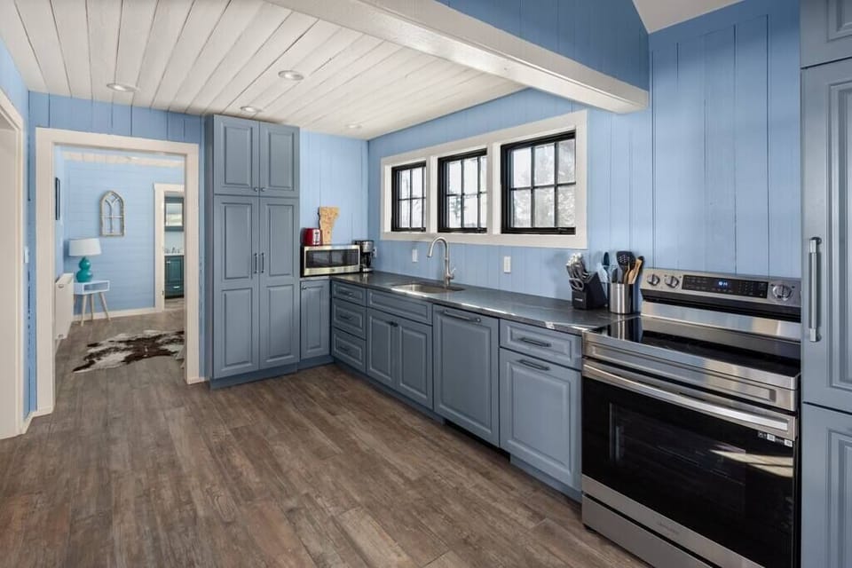 Five mins to Stowe Mountain, gorgeous new getaway (363)