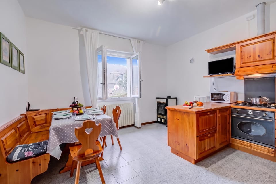 Kitchen and dining area