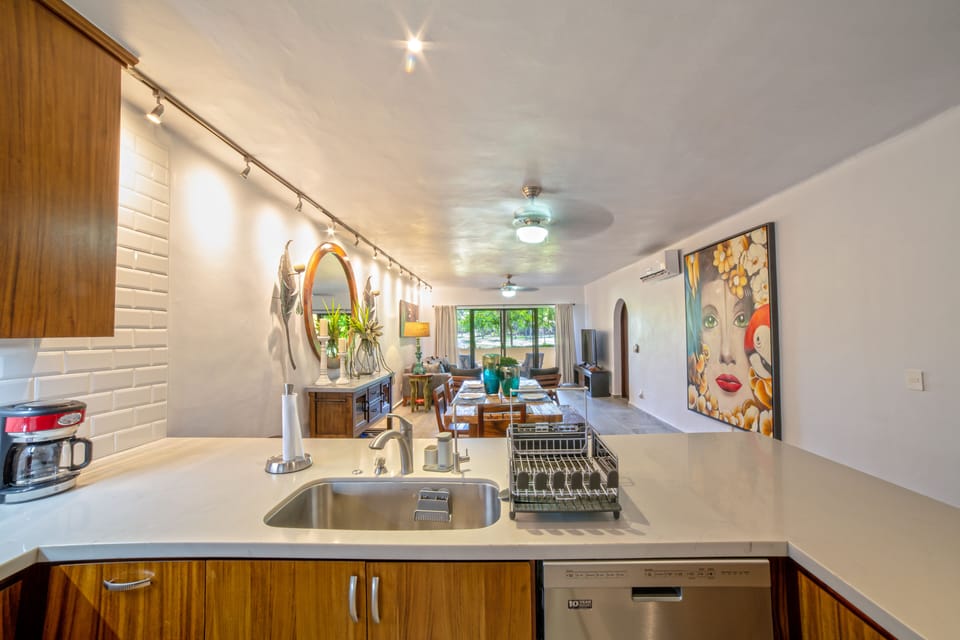 Condo - Image 10