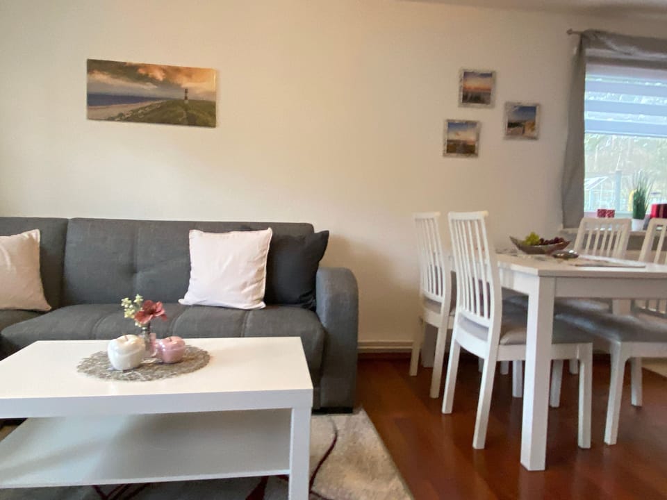 Xl-bungalow Links & Rechts - Bungalow am Hellbach im Ostseeland - XL Apartment in Mecklenburg-Vorpommern, Germany