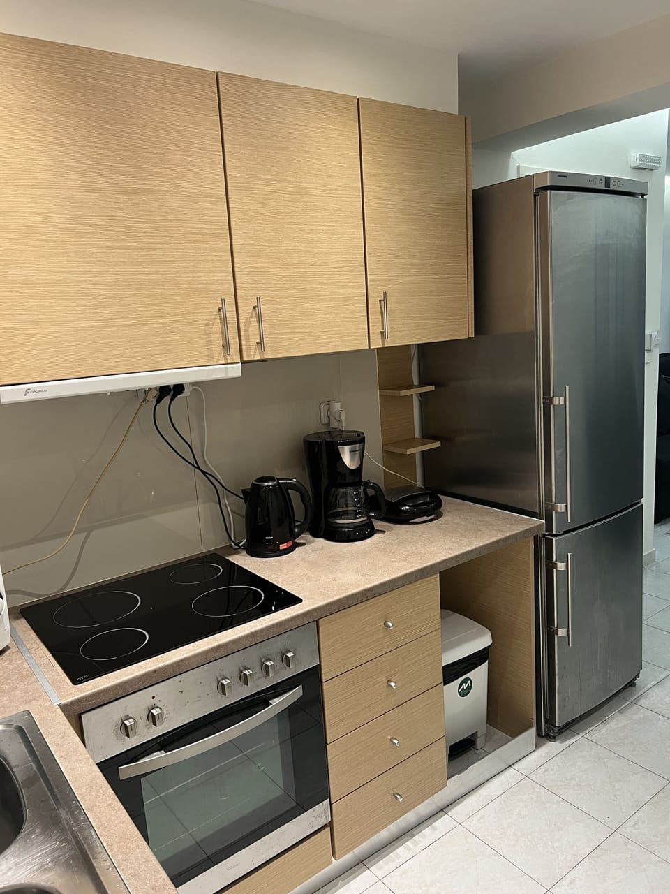 Full kitchen