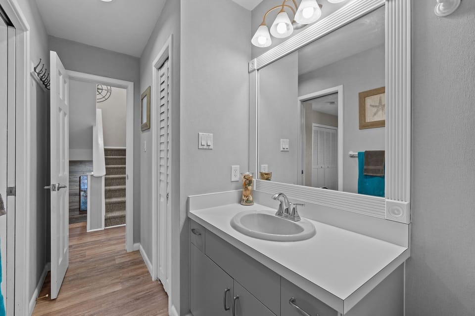 Level 2 bathroom