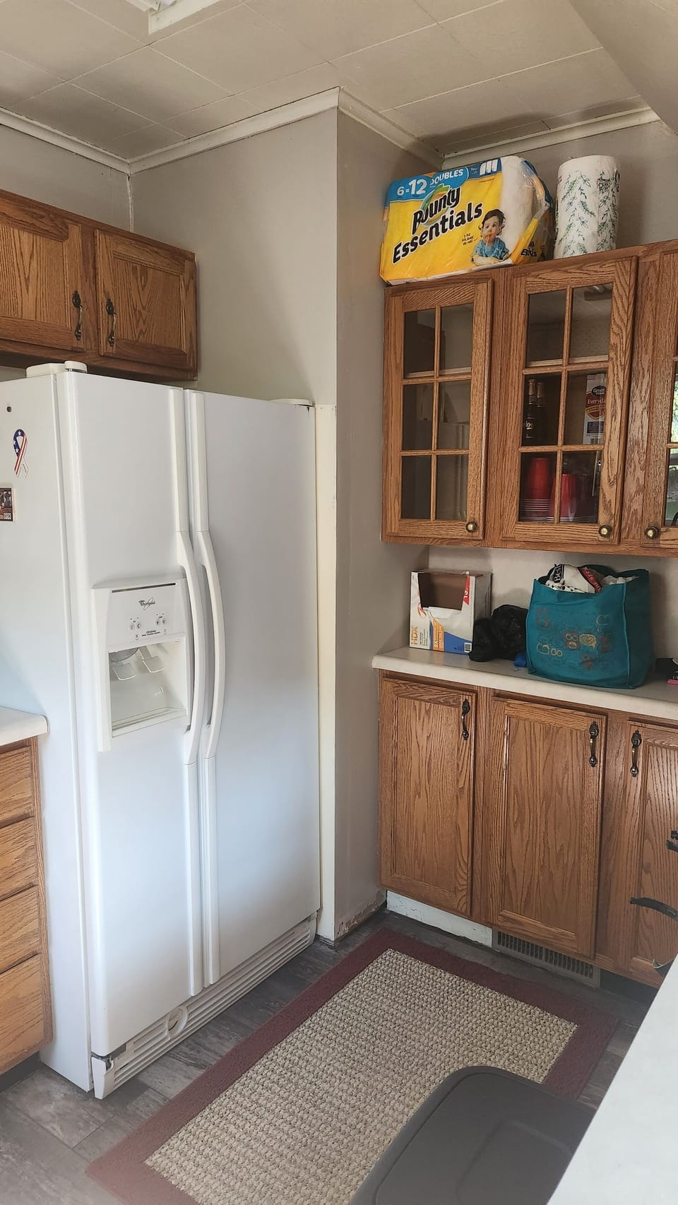 Full service kitchen.