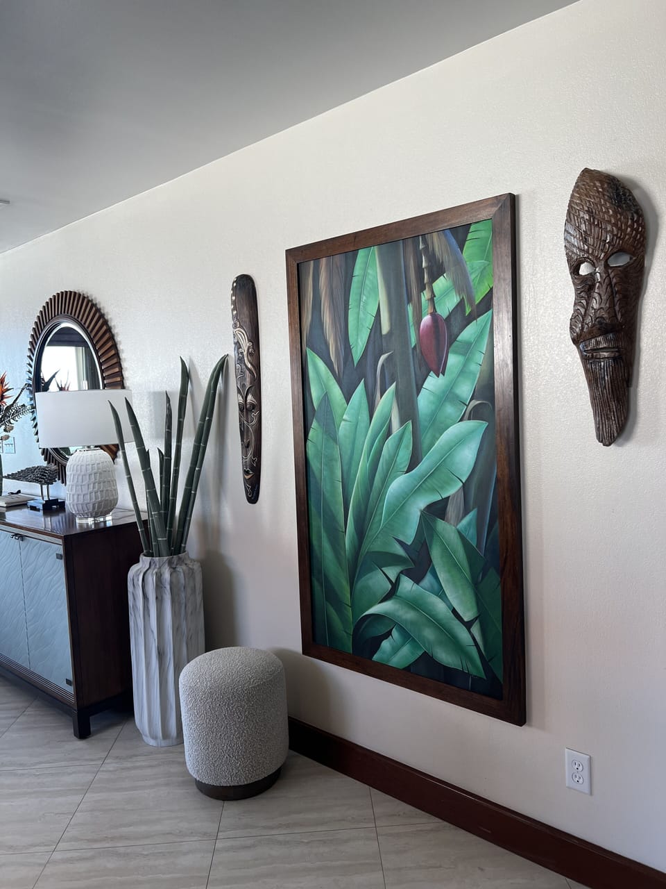Local Belizian art throughout for a real Island vibe