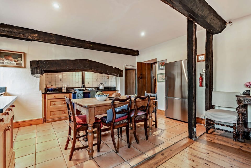 The Court House Kitchen - StayCotswold