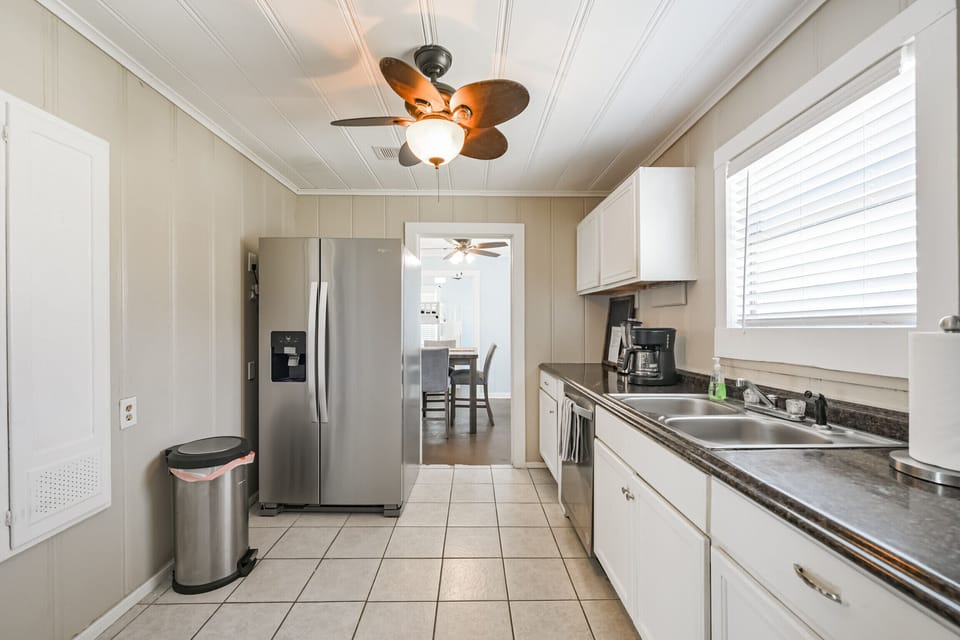 The heart of our vacation home - the kitchen! ❤️🏠