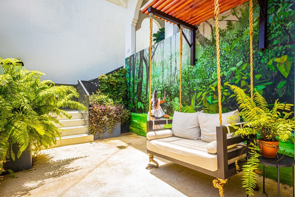Relax and unwind in Patio Elba
