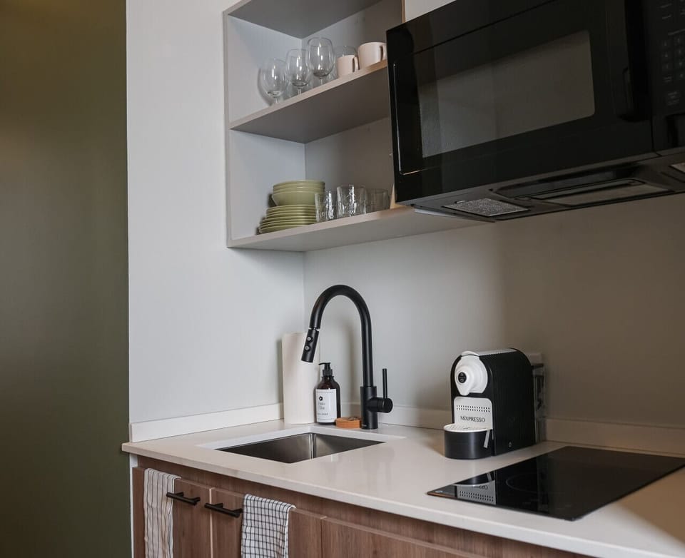 Fully equipped kitchen, Legacy 2 bedroom suite