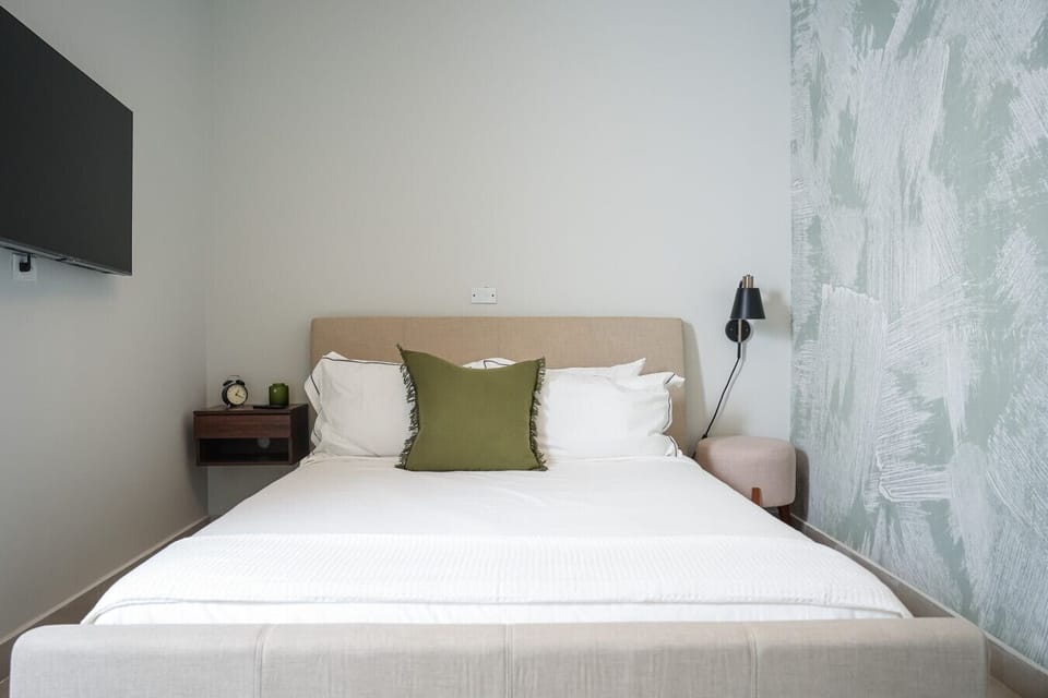 Queen bedroom, Legacy 2 bedroom suite